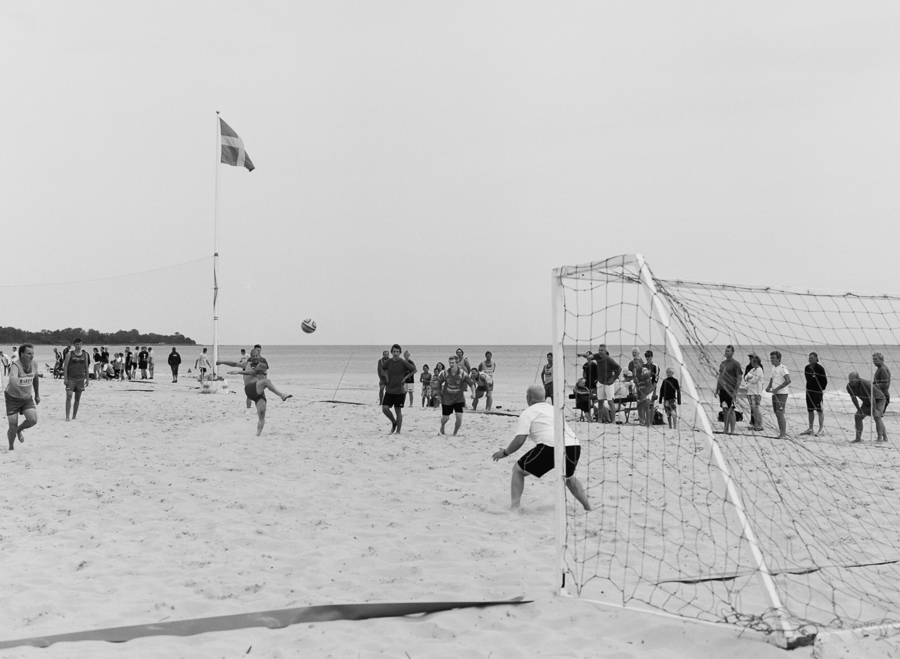 Beachfotboll på Borrby strand, Österlen.